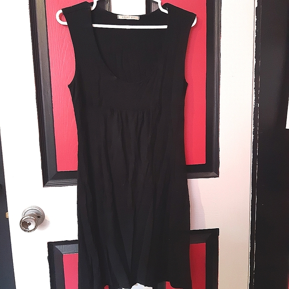 Black Dress - Picture 2 of 4